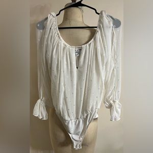 EXPRESS SHEER CLIP DOT RUFFLE CUFF THONG BODYSUIT SZ S/P